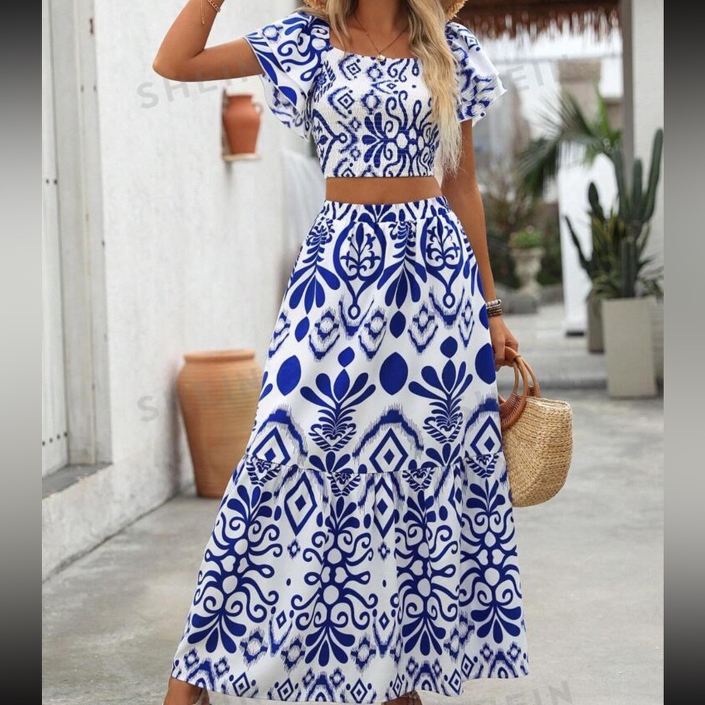 Two piece Square neck blouse and ruffle hem skirt